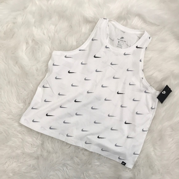 Nike Tops - 🌸 2 for $30 🌸 Nike crop
